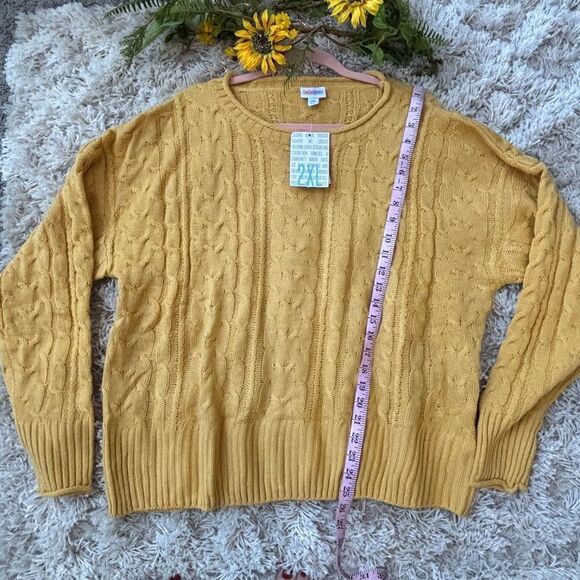 Lularoe Harper Cable Knit Sweater also worn by Christine Brown NWT - Picture 9 of 10